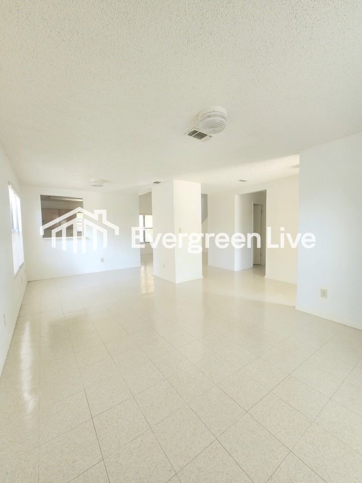 2144 Tesuque Ct - Photo 3 of 30
