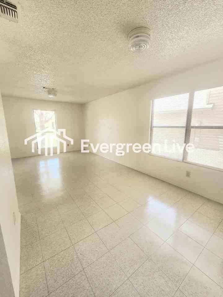2144 Tesuque Ct - Photo 6 of 30