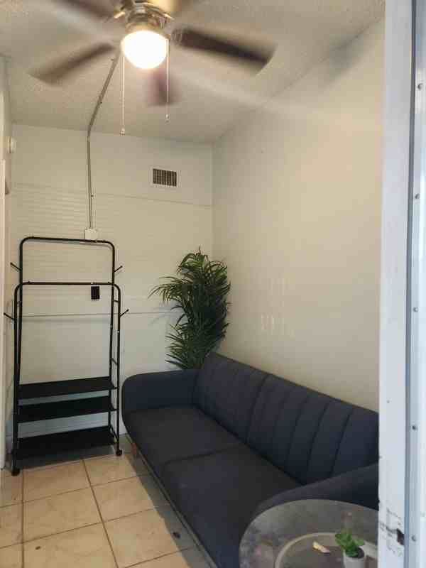 15830 E Bunche Park Dr - Photo 4 of 6