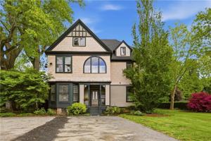 featured image of 158 Narragansett Ave ##I