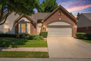 featured image of 4421 Honeysuckle Dr