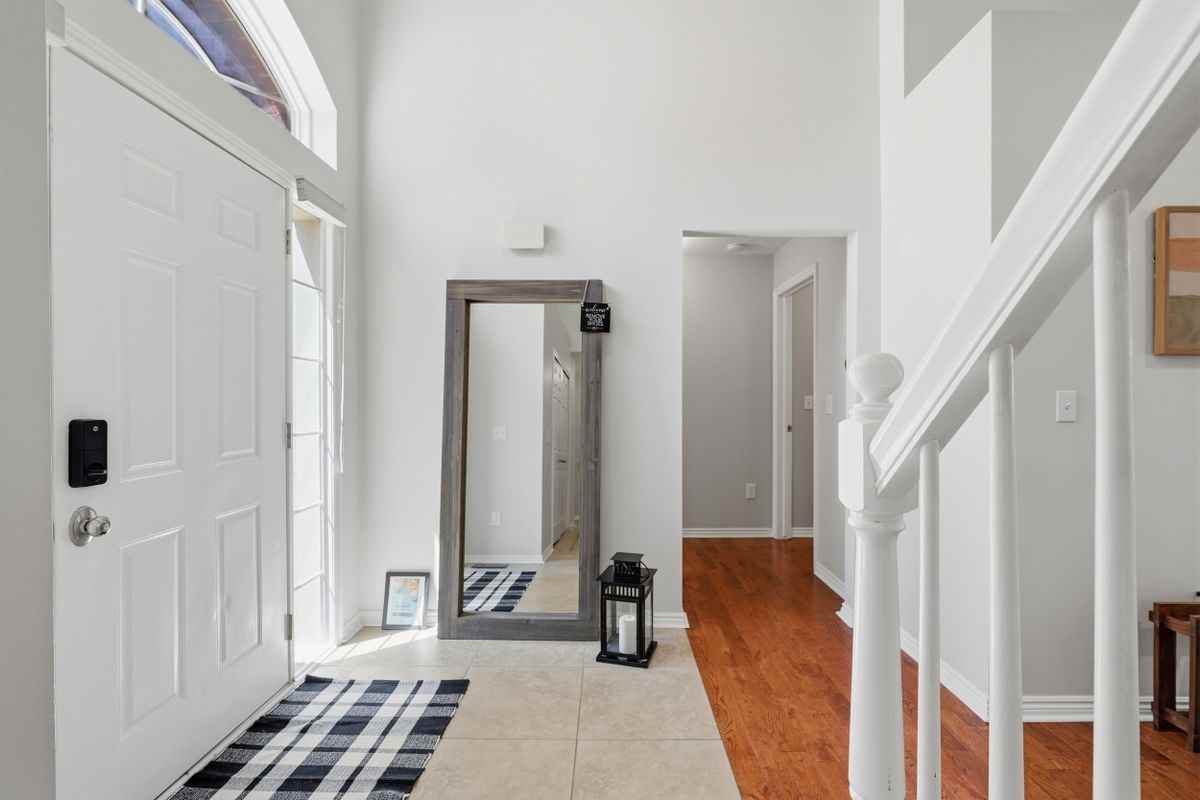 4421 Honeysuckle Dr - Photo 5 of 50