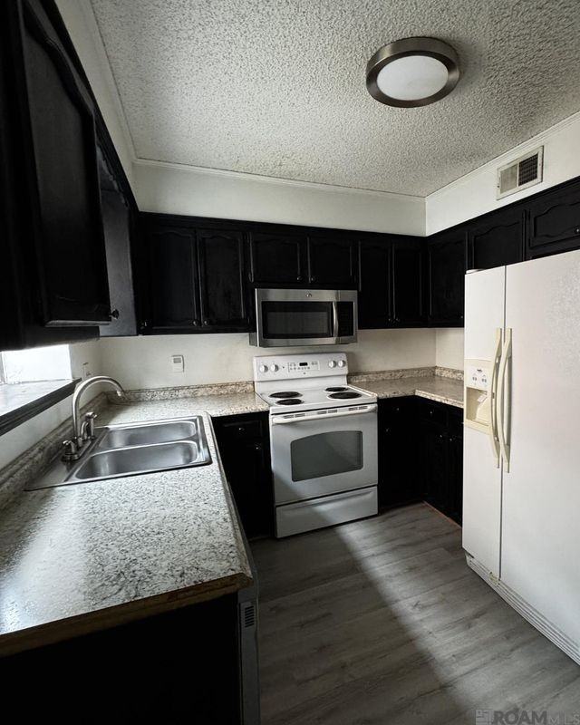 847 E Boyd Dr ##D - Photo 5 of 10
