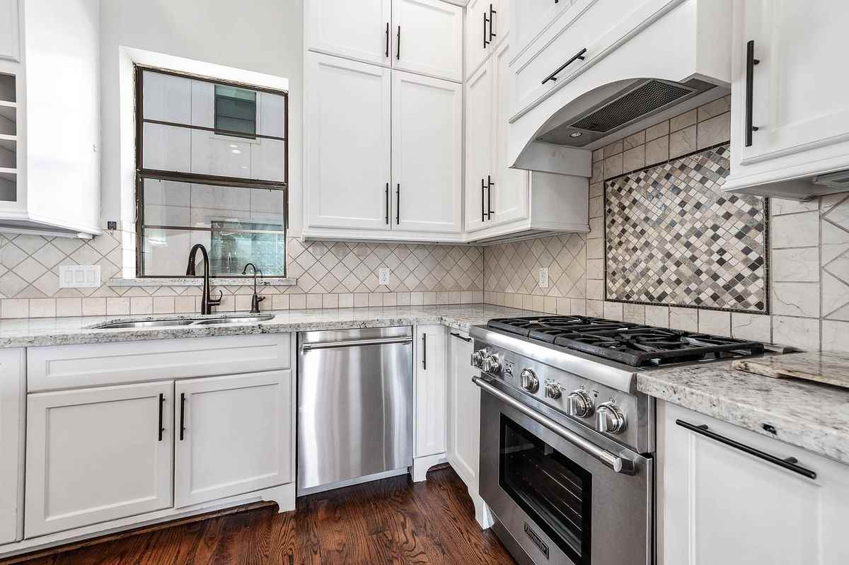 5733 Winsome Ln - Photo 3 of 36
