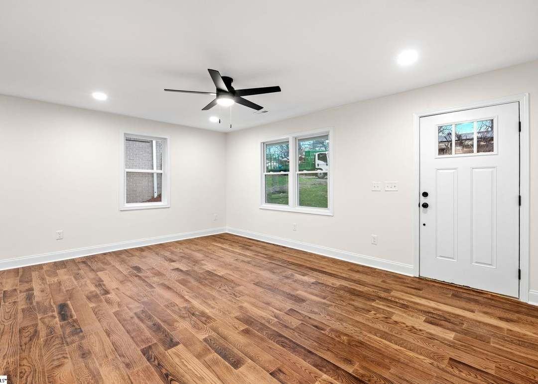 318 Elder Street Ext - Photo 5 of 23
