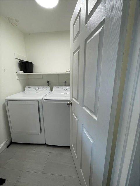 4174 Sw 51st St ##2 - Photo 4 of 12