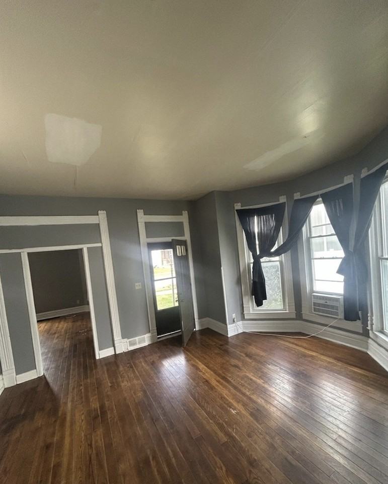 409 W Mulberry St #1 - Photo 4 of 12