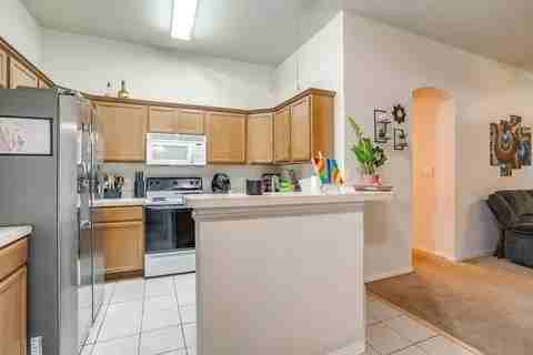 203 Robin St - Photo 2 of 5