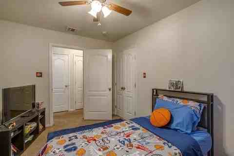 203 Robin St - Photo 3 of 5