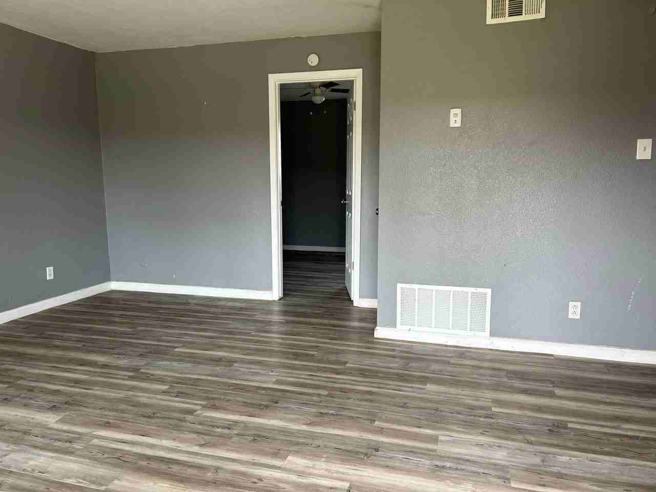 307 N 14th Street - Photo 3 of 5