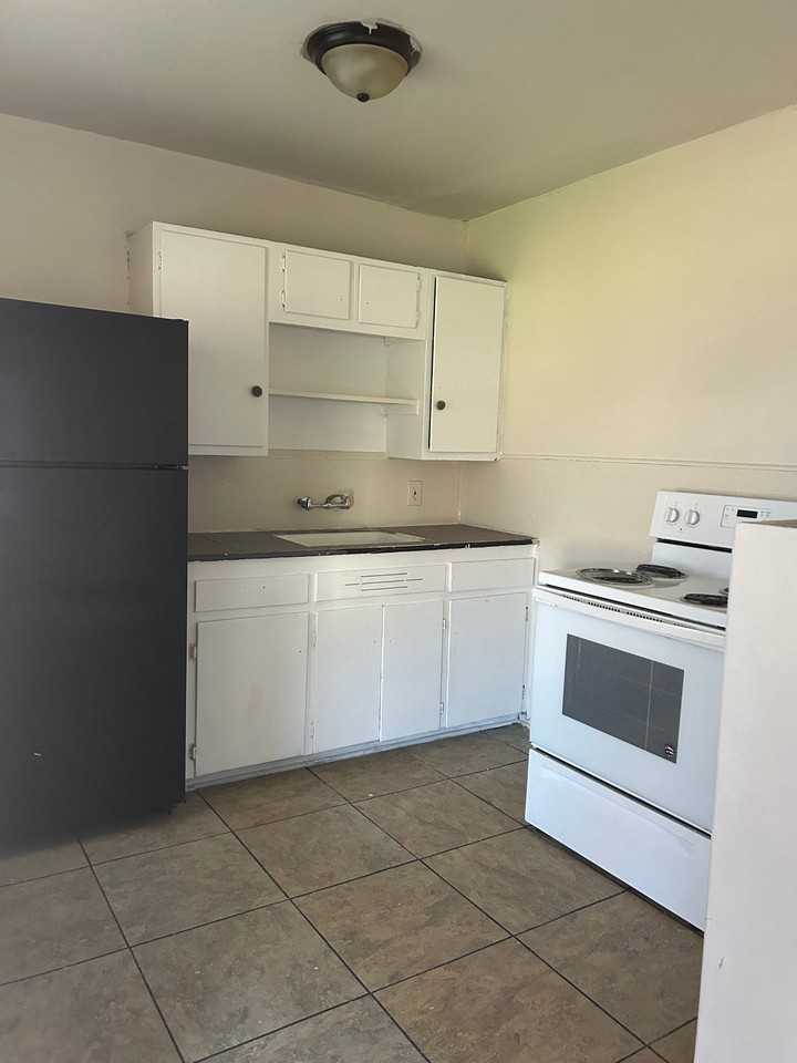 1107 -1109 N.12th street - Photo 3 of 5