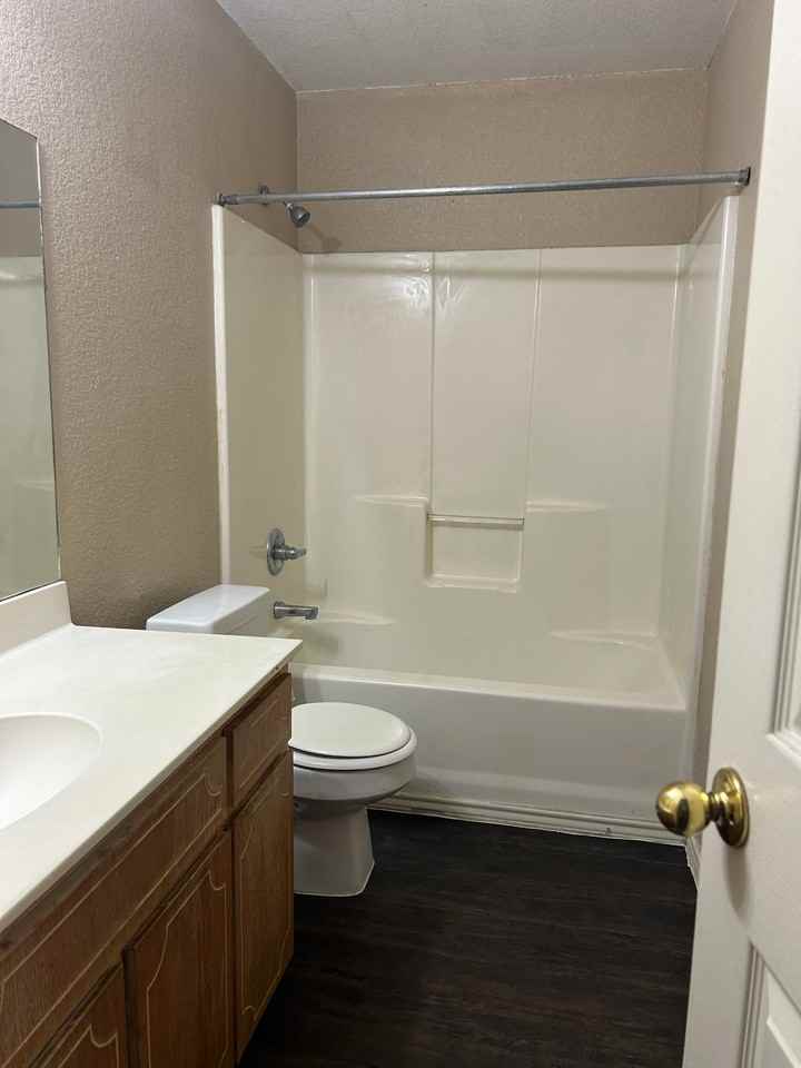 1400 Dugger Circle - Photo 4 of 6