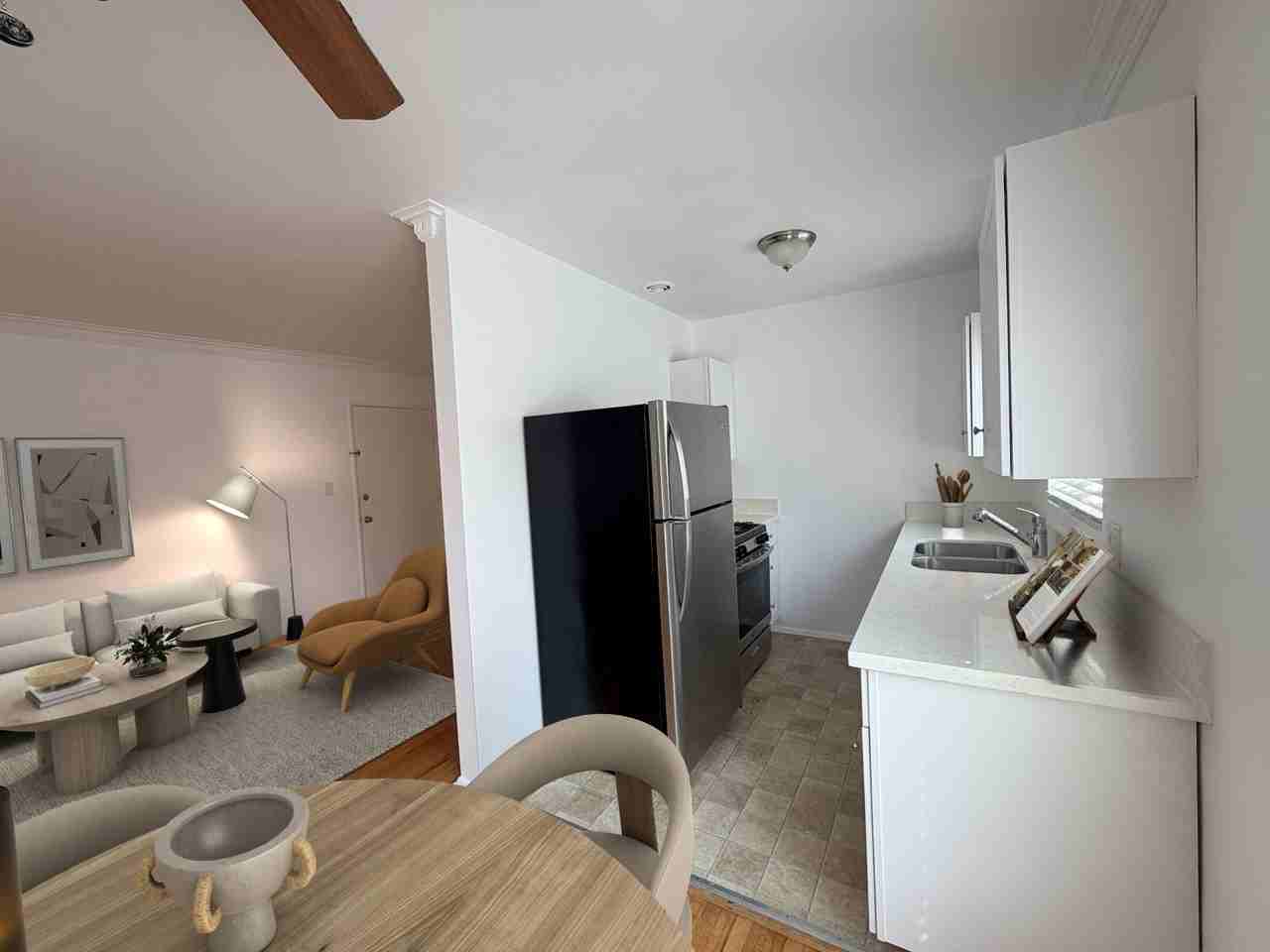 1800 Kelton Ave #7 - Photo 2 of 4