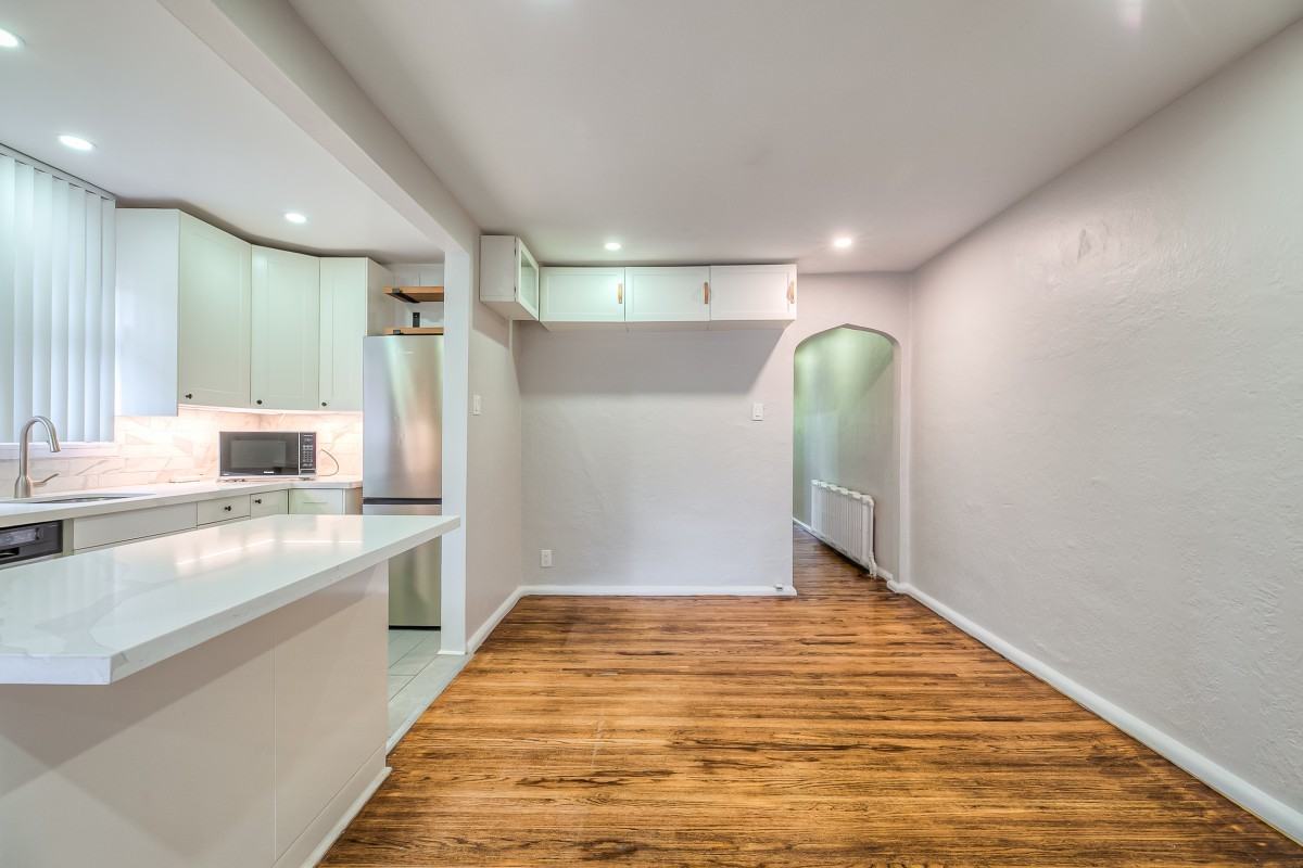 16 Acacia Rd Uppr - Photo 4 of 20