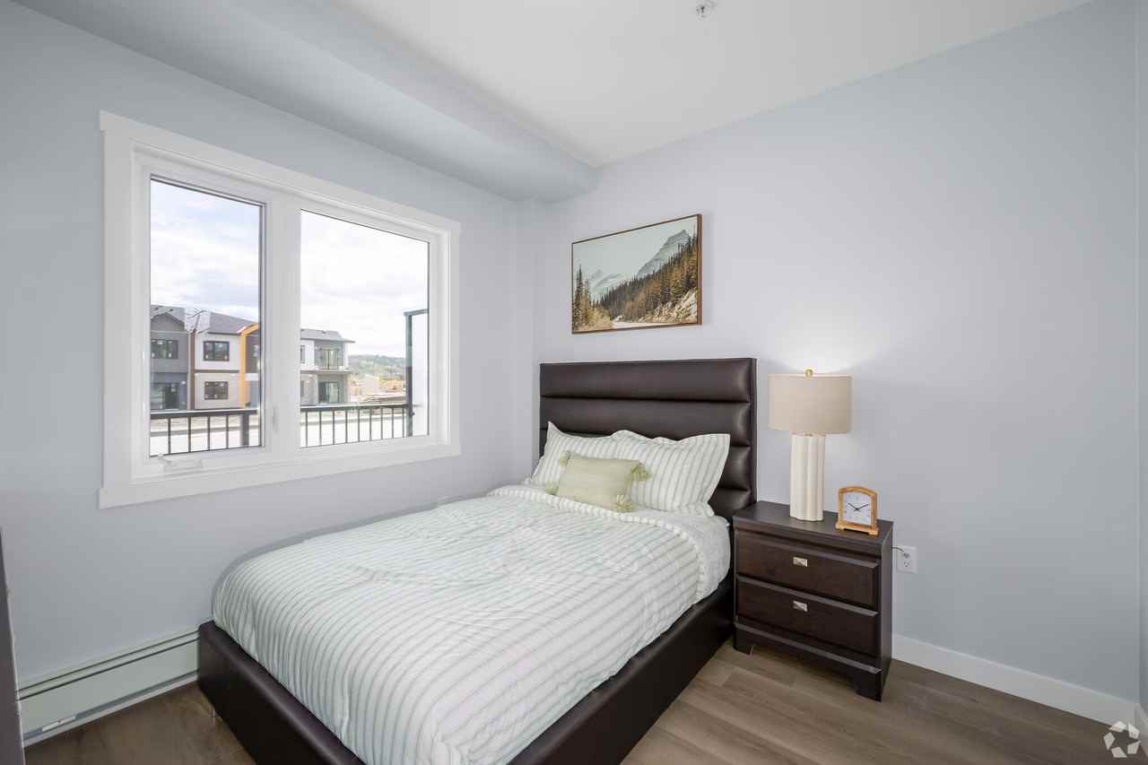 348 Greystone Boulevard - Photo 5 of 14