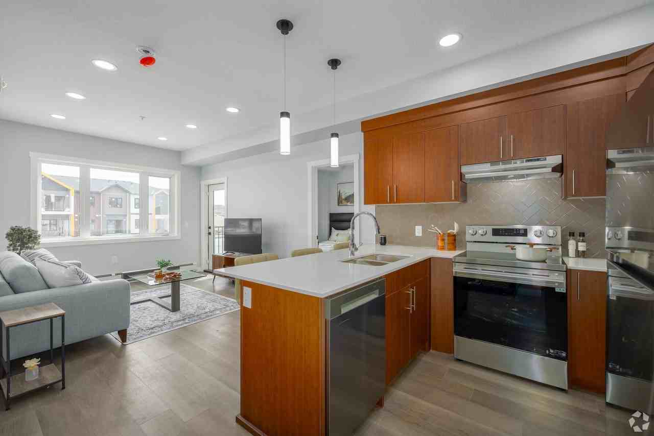 348 Greystone Boulevard - Photo 2 of 14