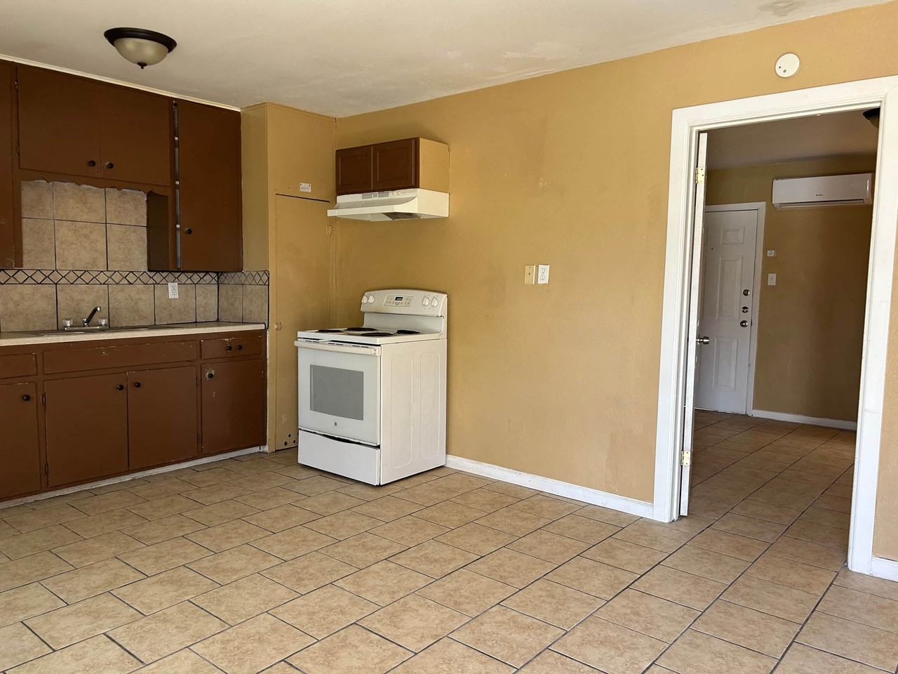 1807 Mulford Street - Photo 6 of 7