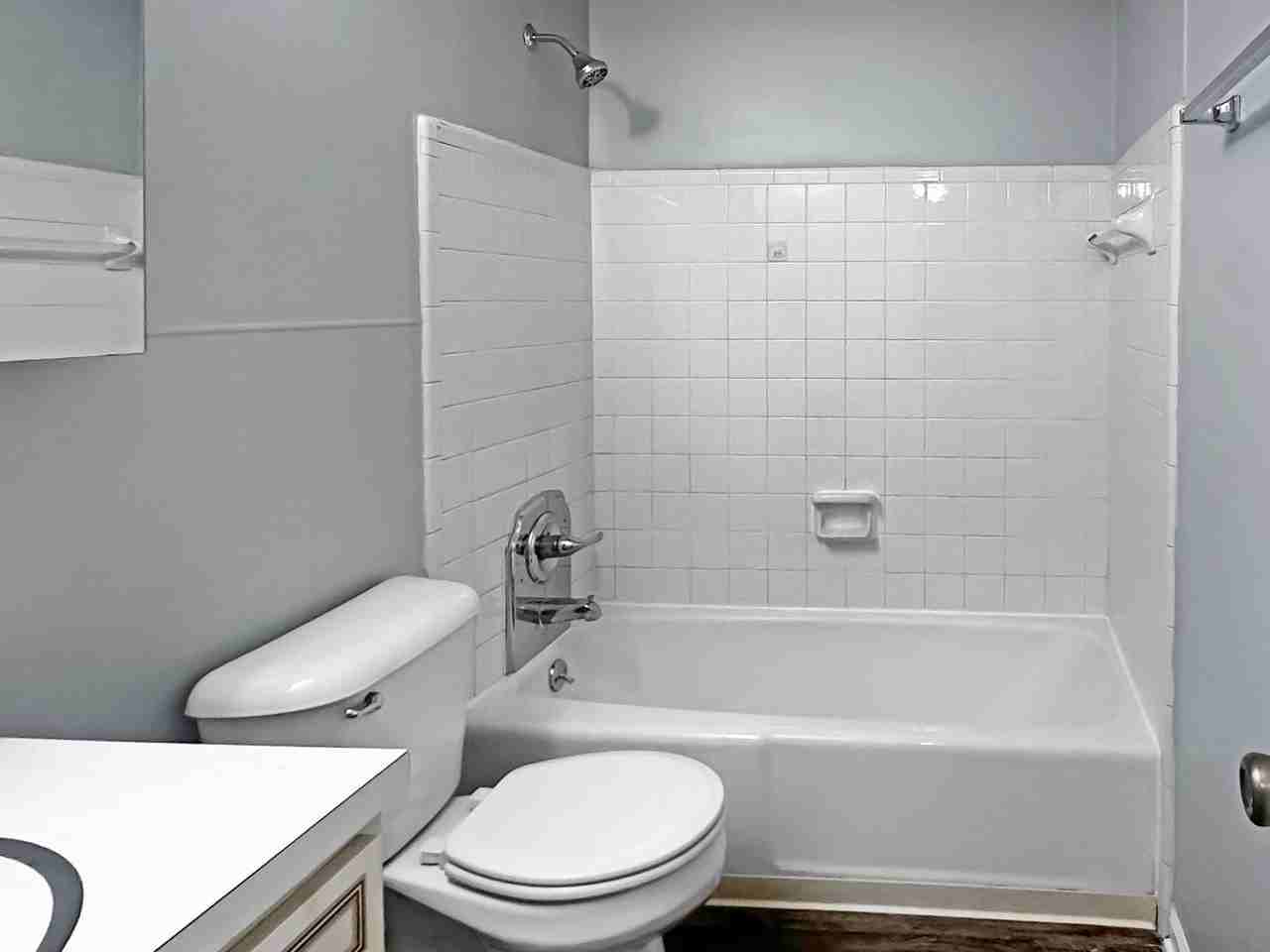2075 Andrew St Se - Photo 3 of 5