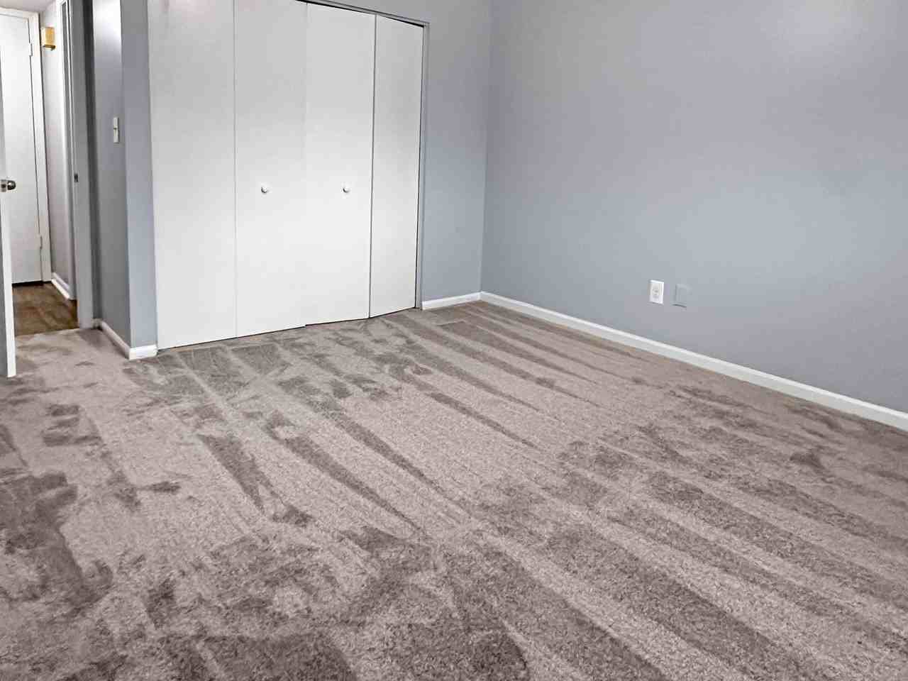 2075 Andrew St Se - Photo 5 of 5
