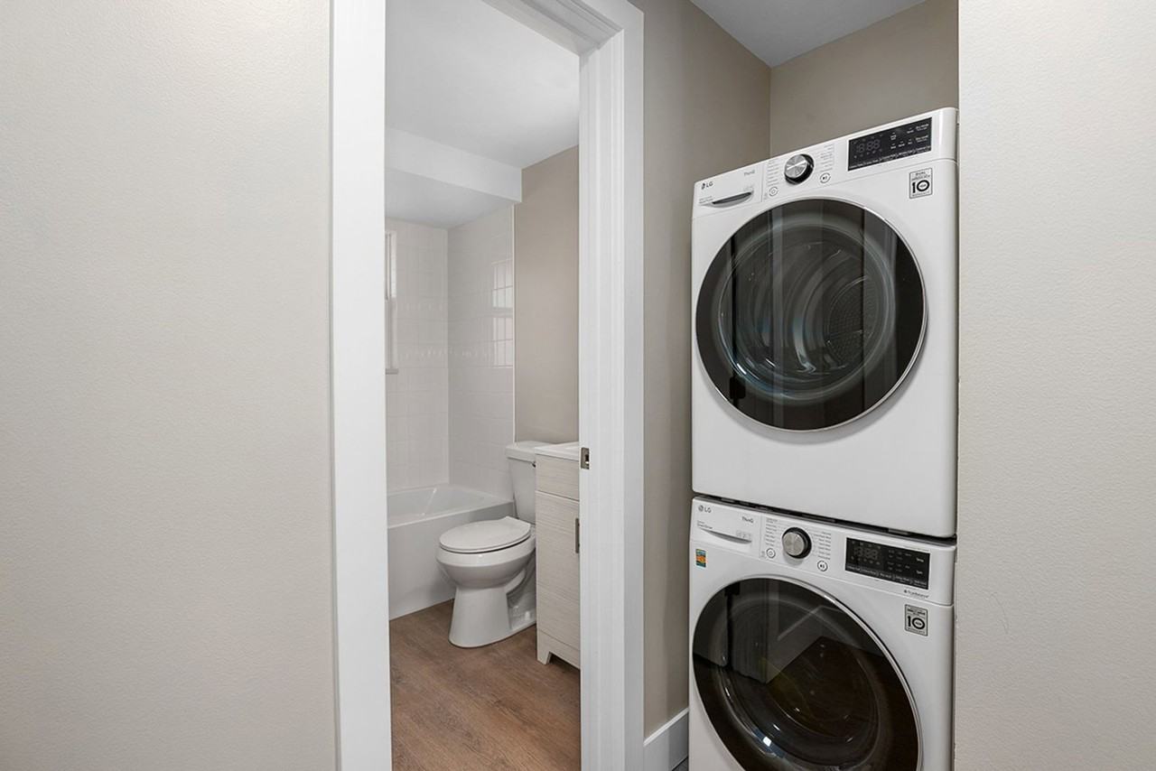 1131 Lyon St Ne #2 - Photo 4 of 9
