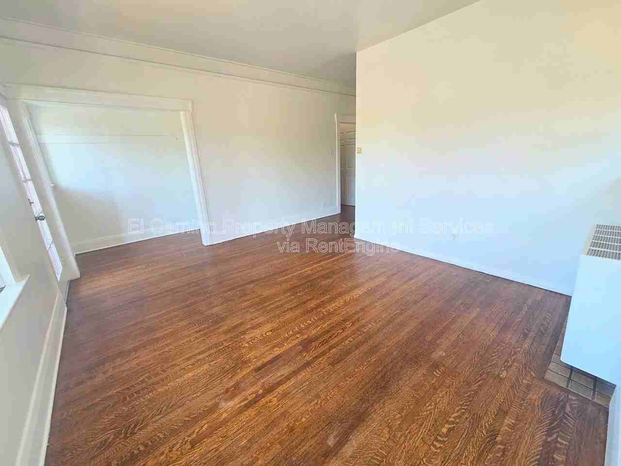 336 W 9th St - Photo 2 of 11