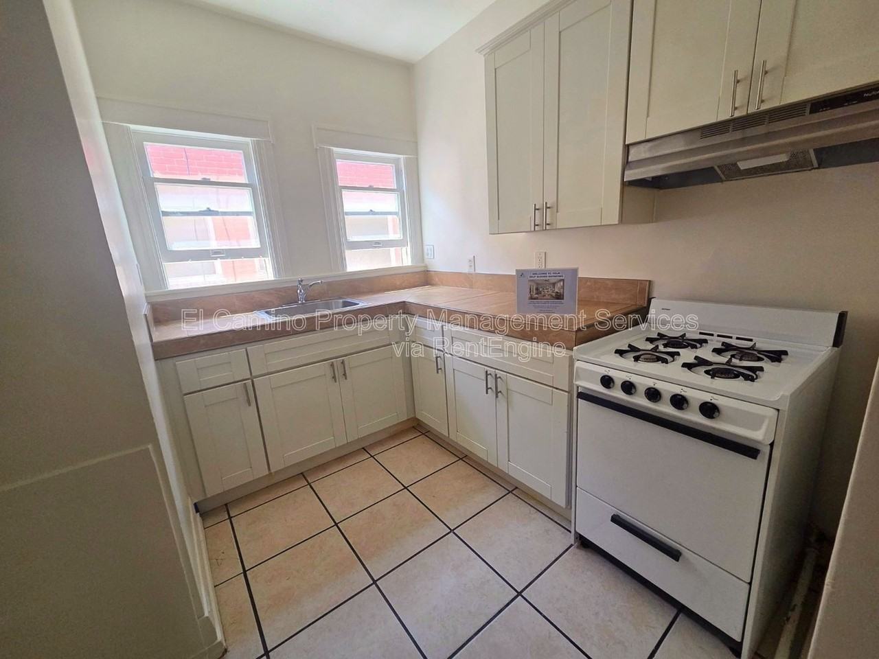 336 W 9th St - Photo 6 of 11