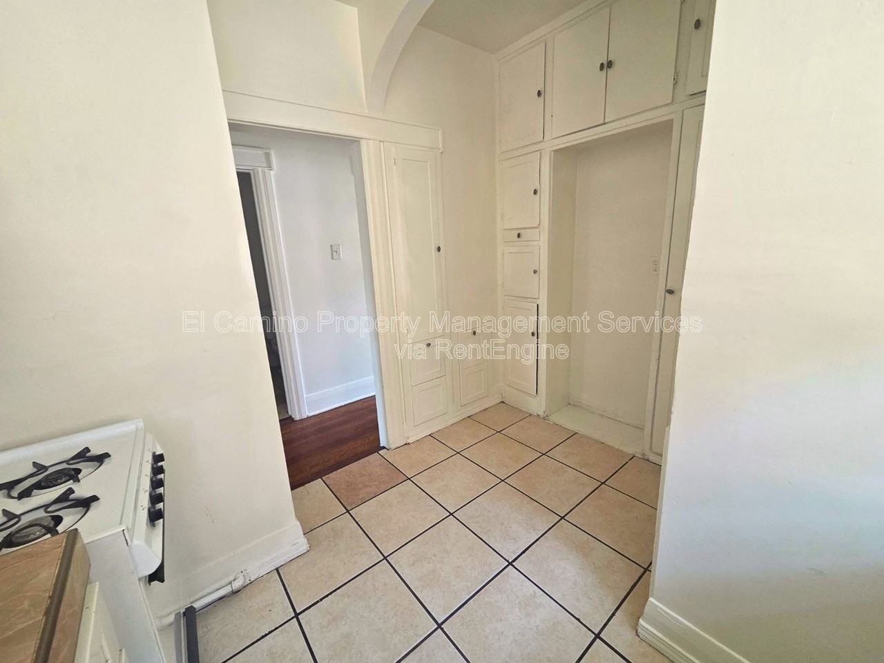 336 W 9th St - Photo 7 of 11