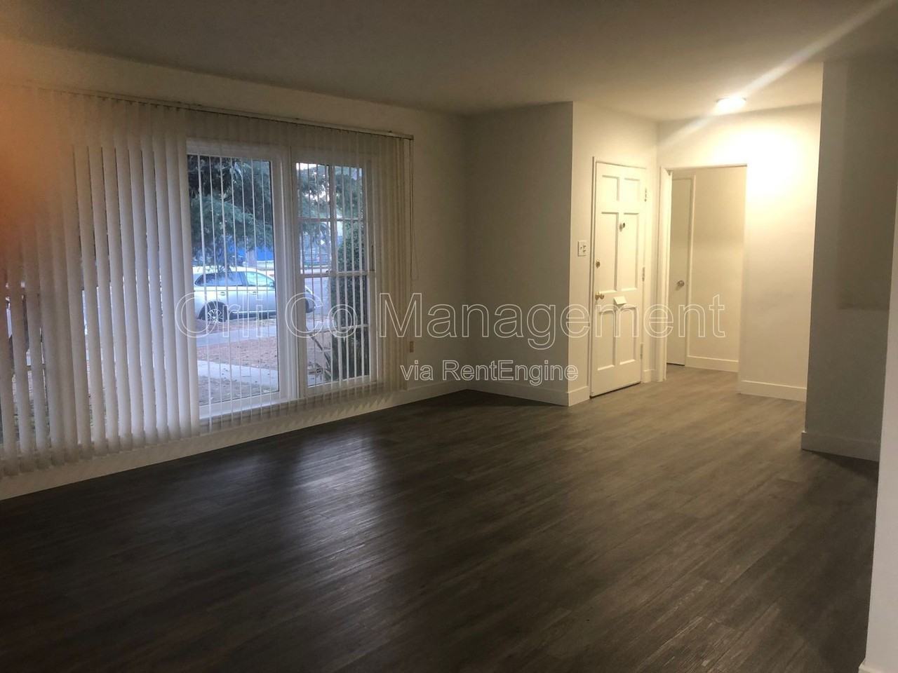 6500 Balboa Blvd - Photo 4 of 17