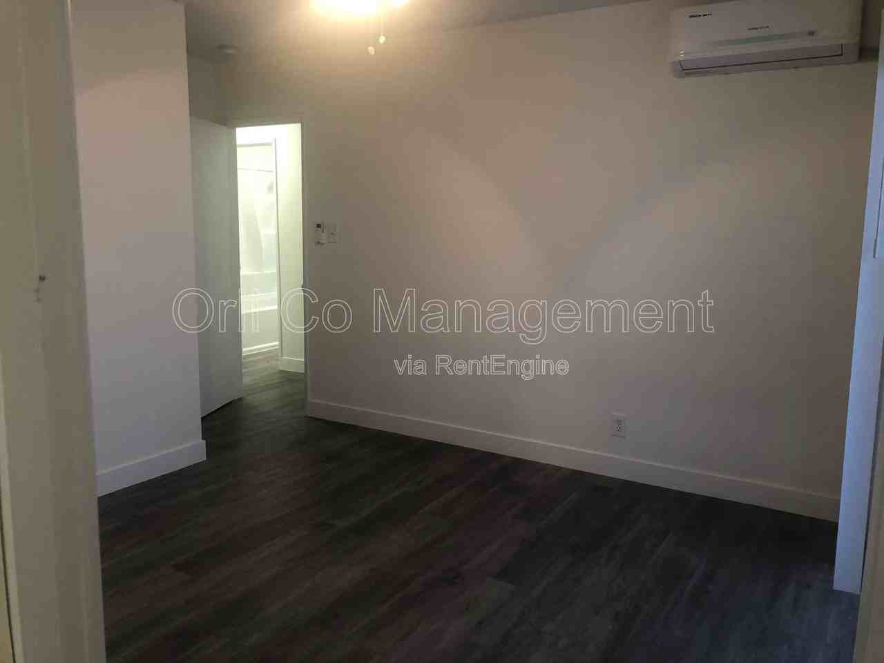 6500 Balboa Blvd - Photo 5 of 17