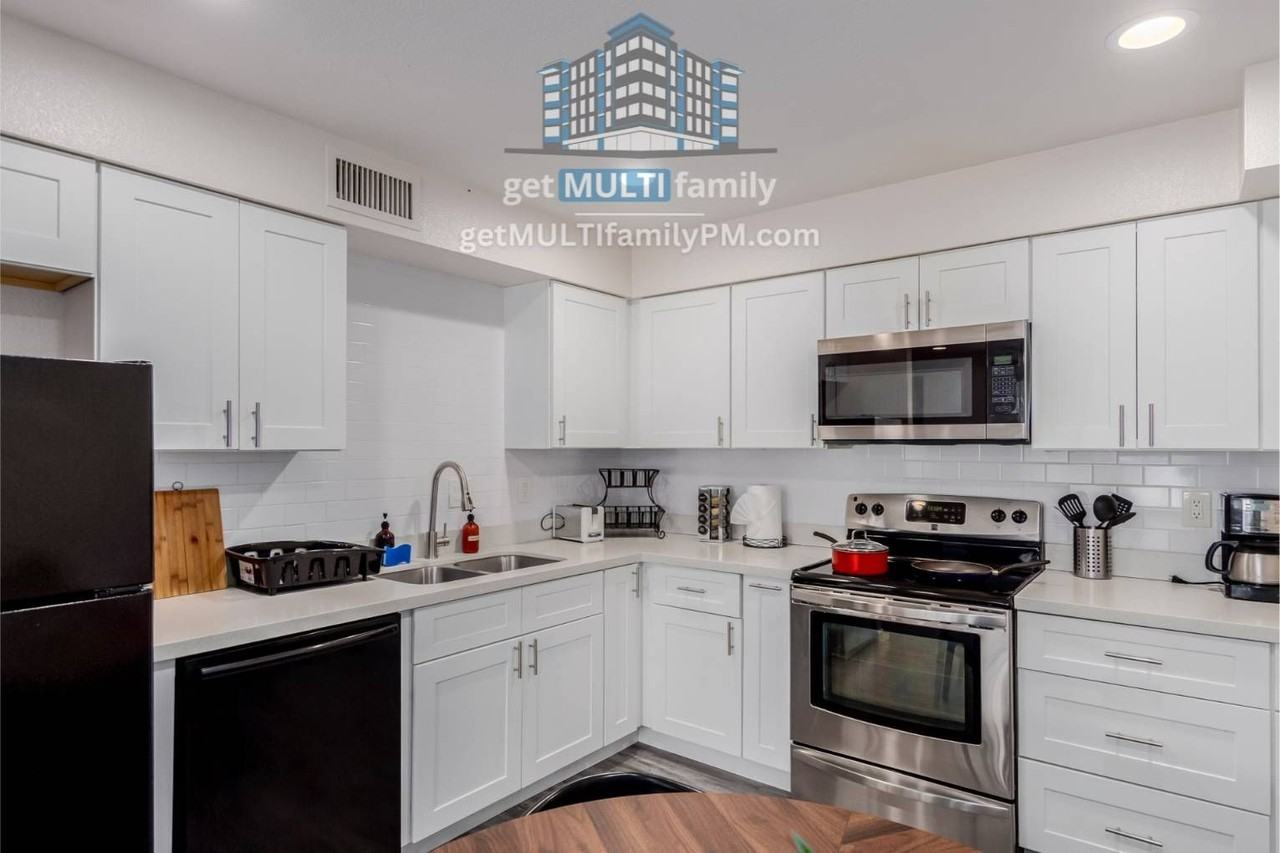 515 W Pebble Beach Dr #517
