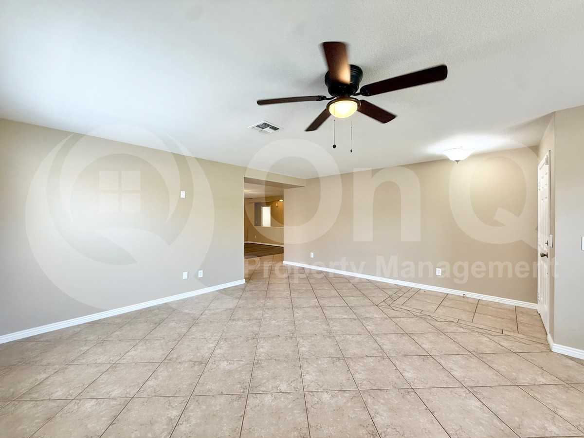 3553 E Trigger Way - Photo 5 of 23