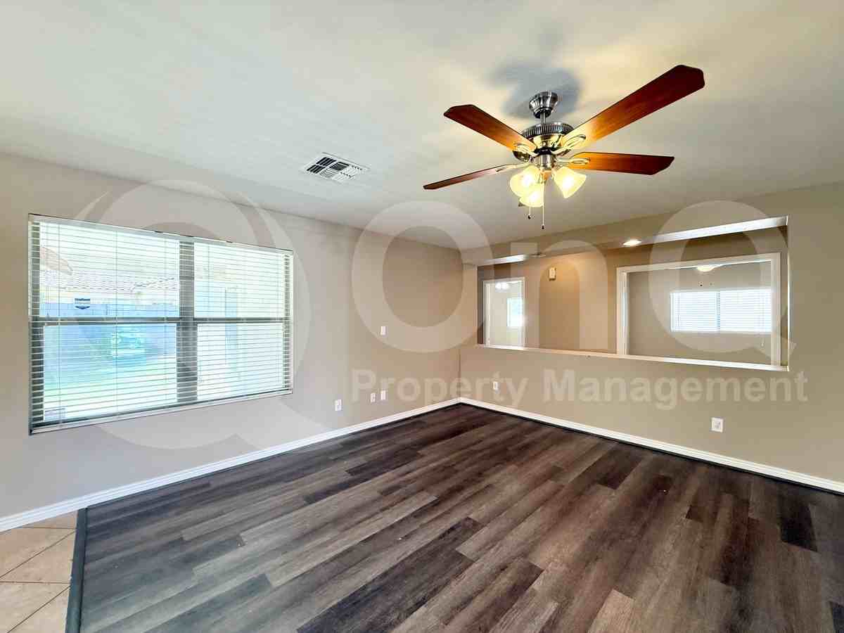 3553 E Trigger Way - Photo 6 of 23