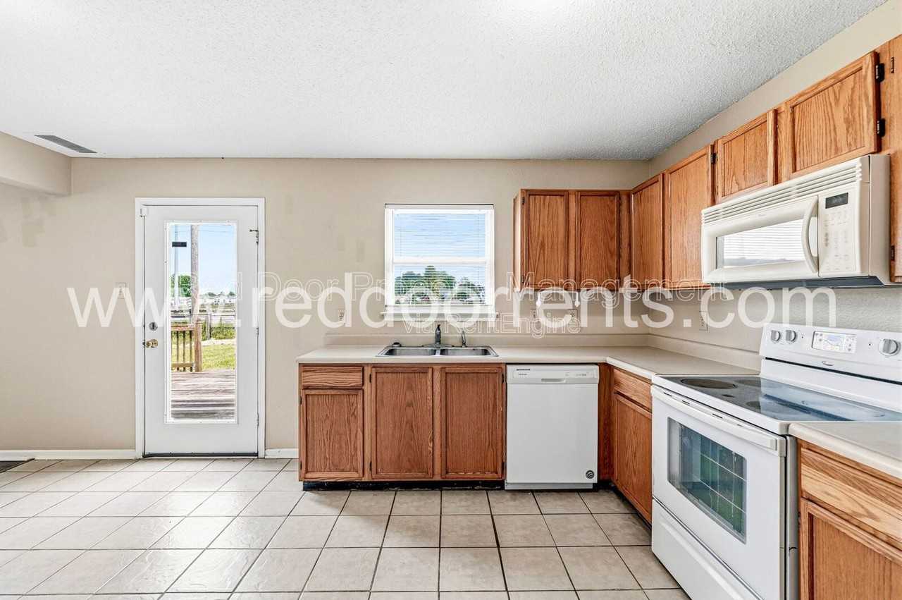 76 Snowflake Cir - Photo 4 of 31