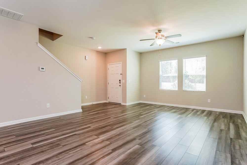 548 Wendell Falls Pkwy - Photo 4 of 17