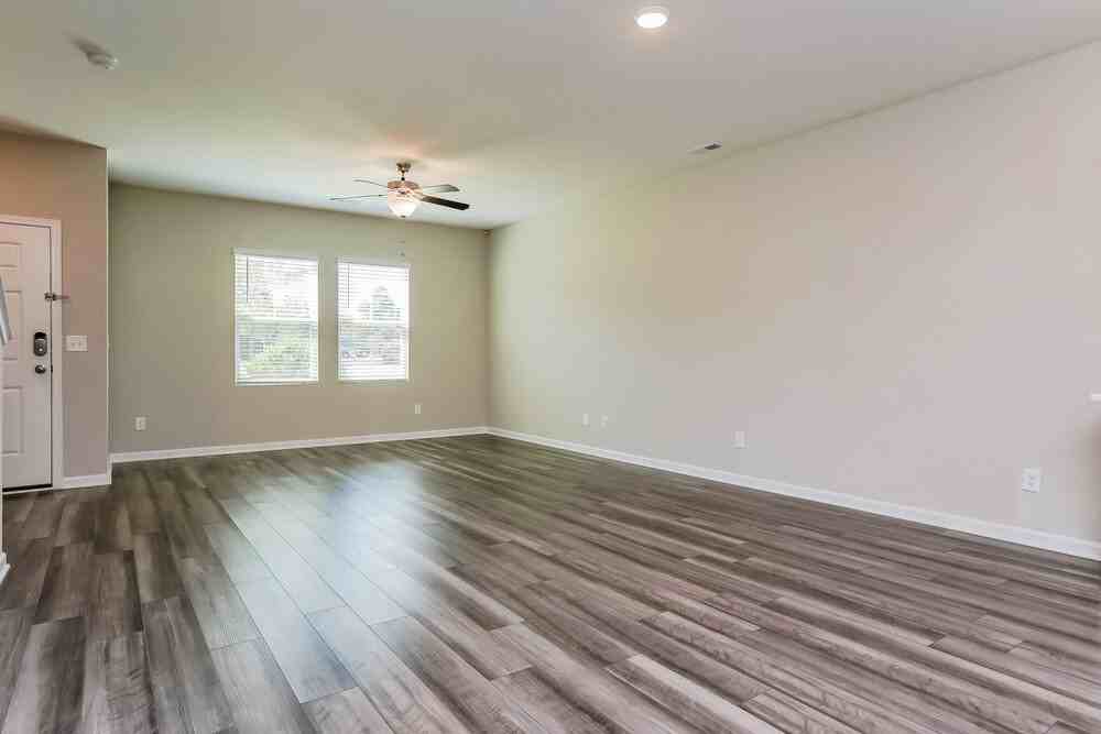 548 Wendell Falls Pkwy - Photo 5 of 17