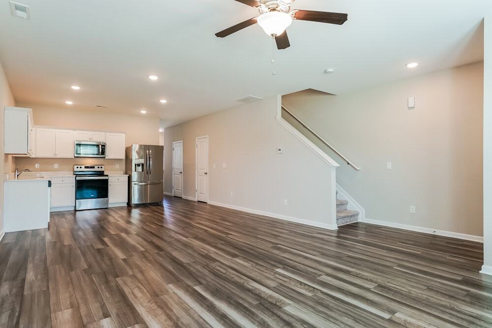 548 Wendell Falls Pkwy - Photo 6 of 17