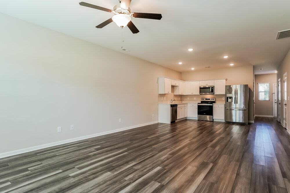 548 Wendell Falls Pkwy - Photo 7 of 17
