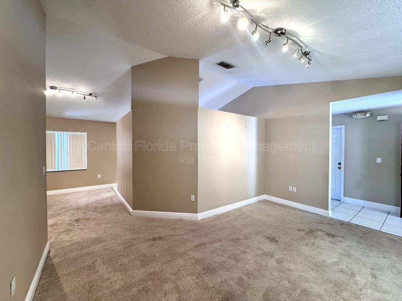 820 Briargrove Ave - Photo 2 of 23