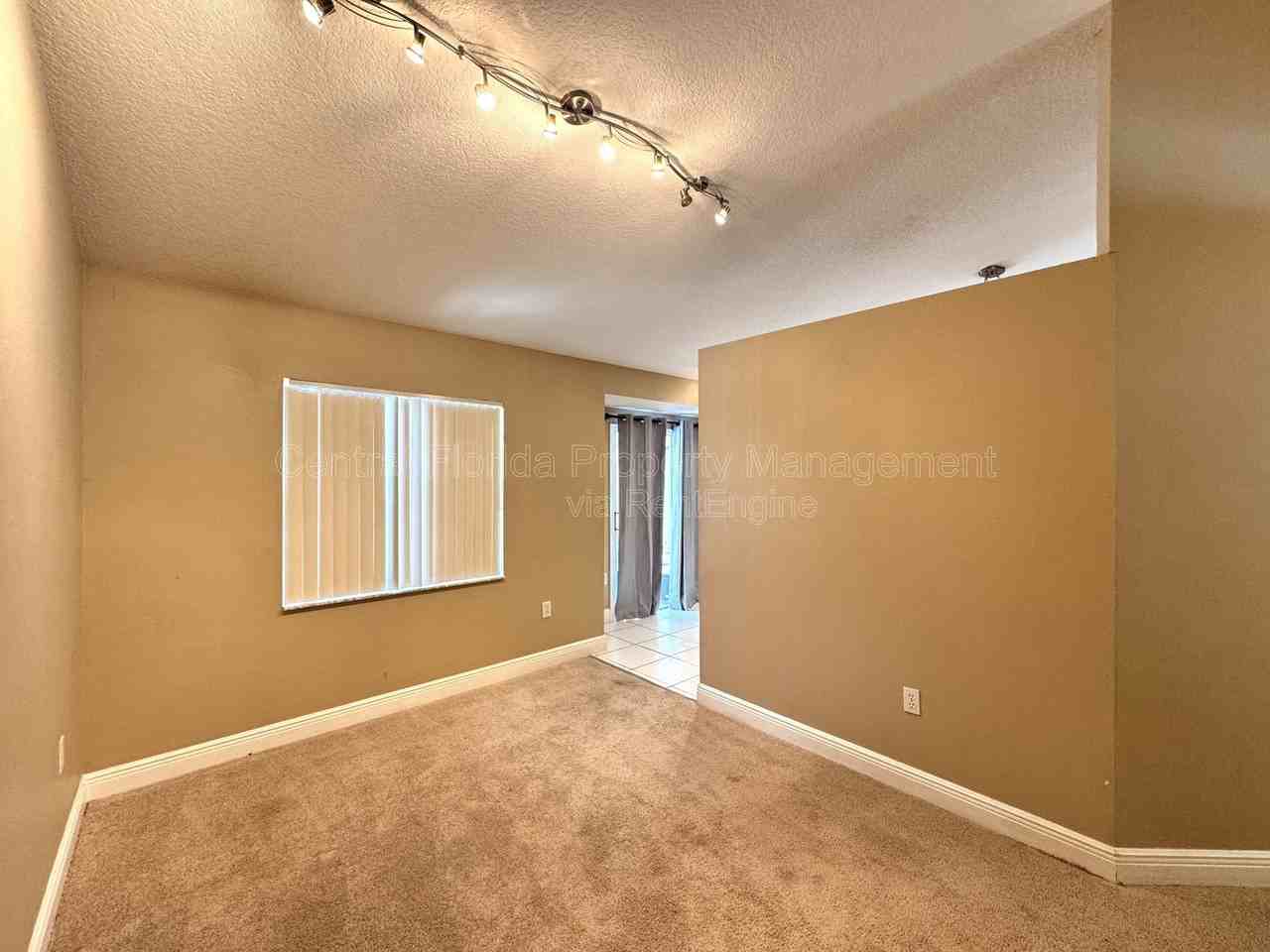 820 Briargrove Ave - Photo 4 of 23