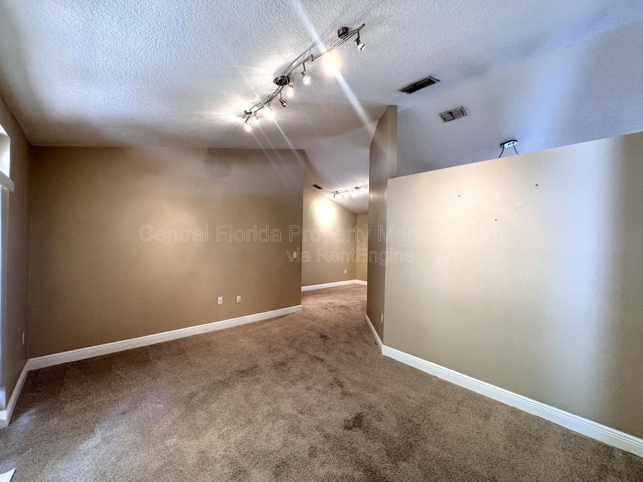 820 Briargrove Ave - Photo 6 of 23