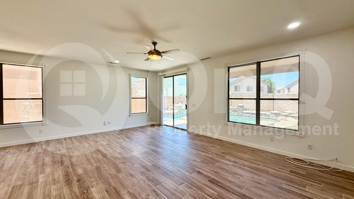 25828 N 67th Dr - Photo 6 of 28