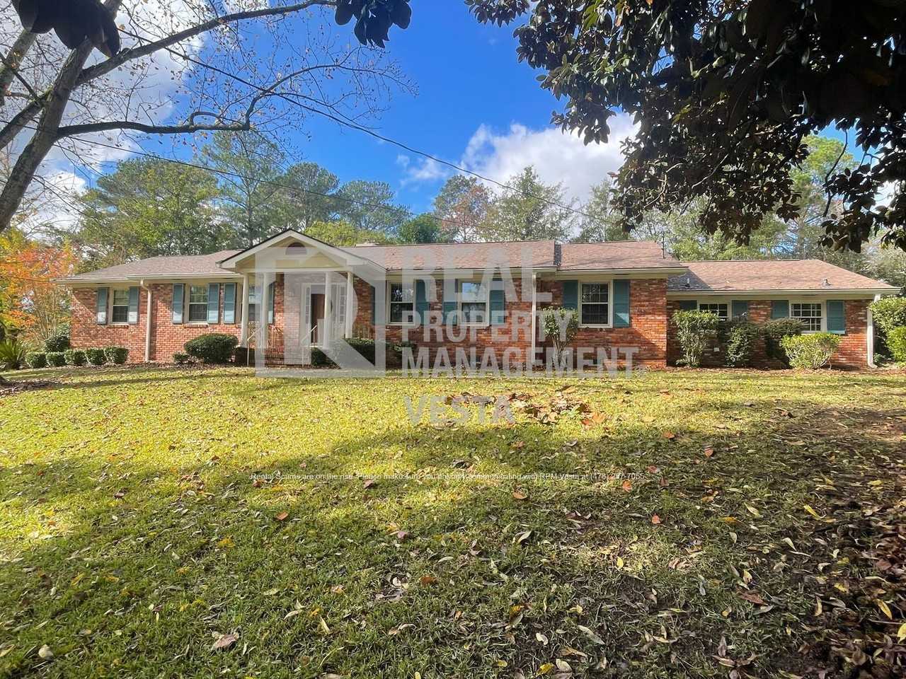 240 Candler Dr - Photo 2 of 20