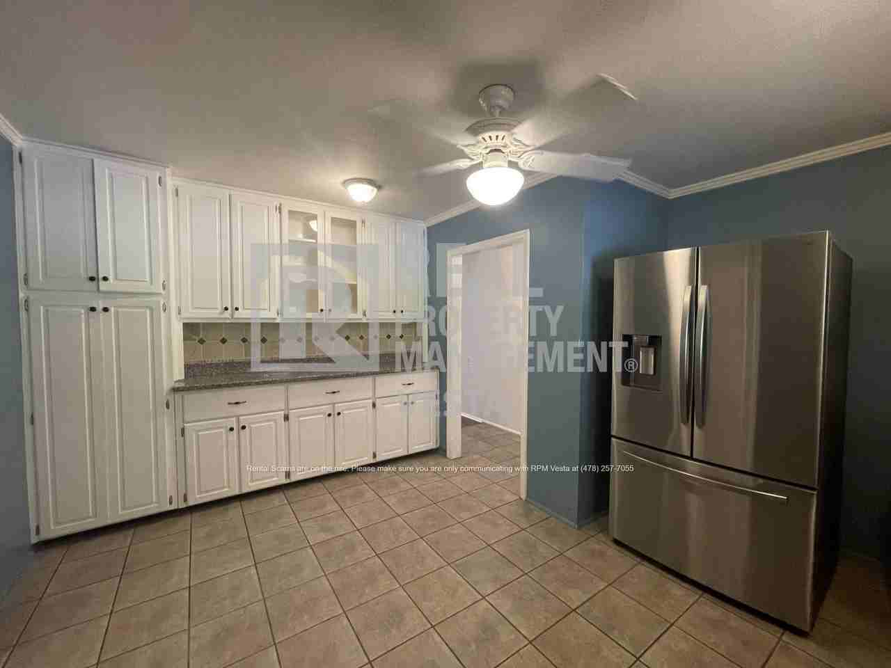 240 Candler Dr - Photo 5 of 20