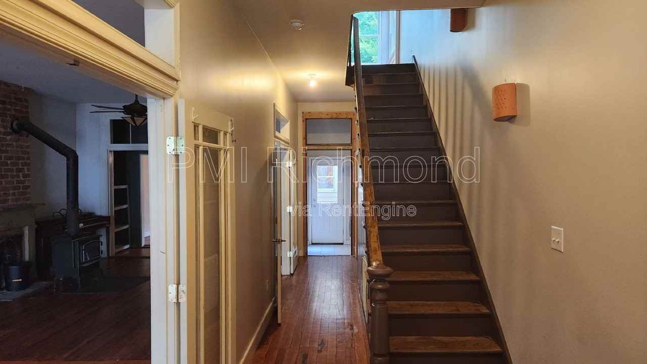 411 S Laurel St - Photo 2 of 19