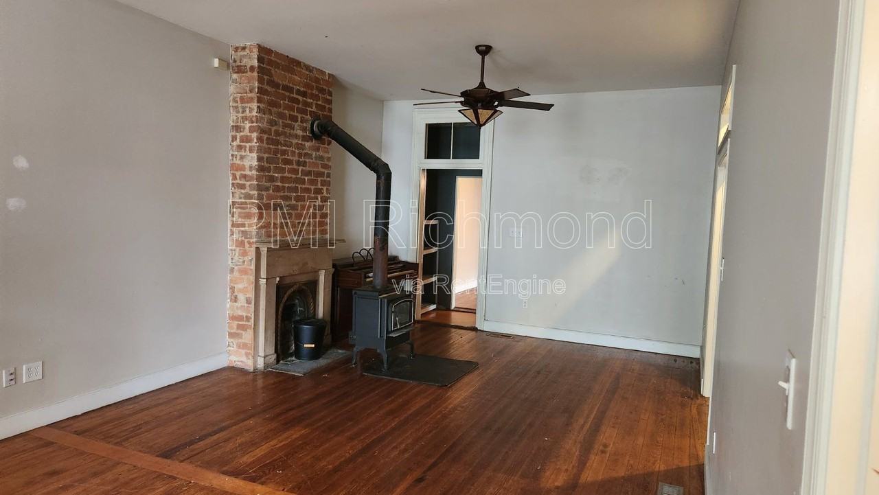 411 S Laurel St - Photo 3 of 19