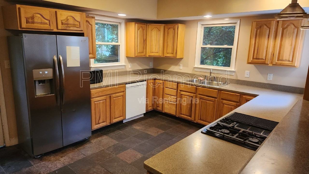411 S Laurel St - Photo 7 of 19