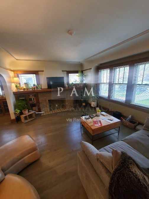 6628 W Lloyd St - Photo 4 of 17