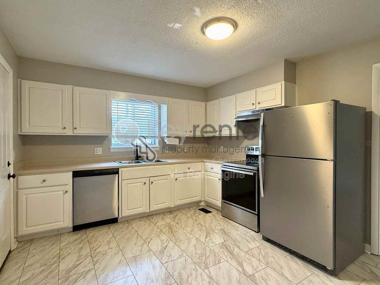 550 Alexander Dr #A - Photo 2 of 11