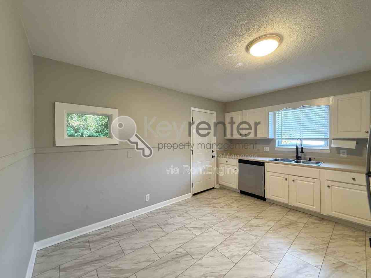 550 Alexander Dr #A - Photo 4 of 11