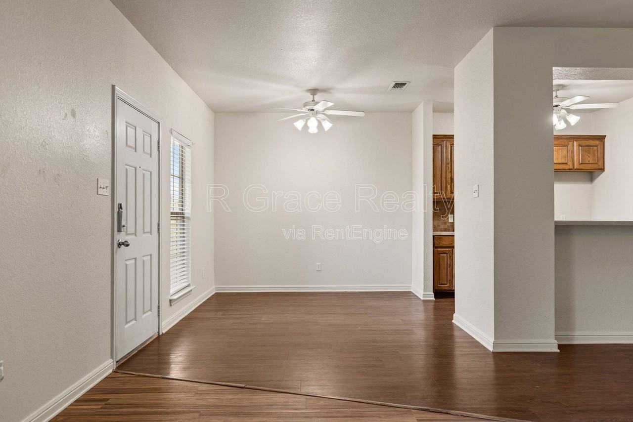2100 Breezy Dr - Photo 7 of 22